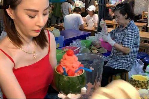 青岛吃瓜大妈视频,揭秘街头美食文化魅力