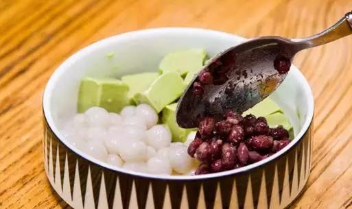 香草丸子吃瓜,夏日消暑新宠，吃瓜乐趣无限