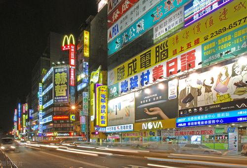 梦时代楼梯吃瓜,一场别开生面的“吃瓜”盛宴  第3张